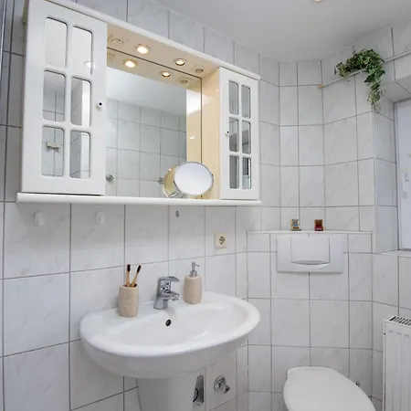 Apartment Moewe By Interhome Norddeich (Norden)